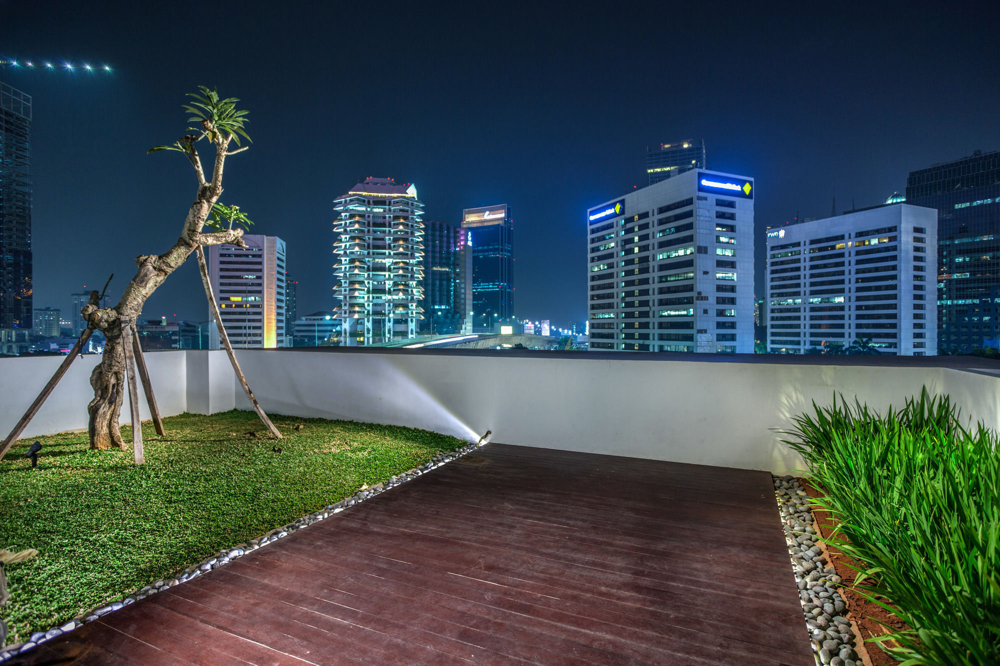 ג'קרטה Upscale Suites מראה חיצוני תמונה